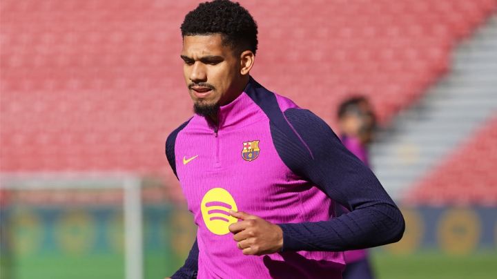 Ronald Araújo se reintegra al Barcelona luego de su permiso especial por una afección mental