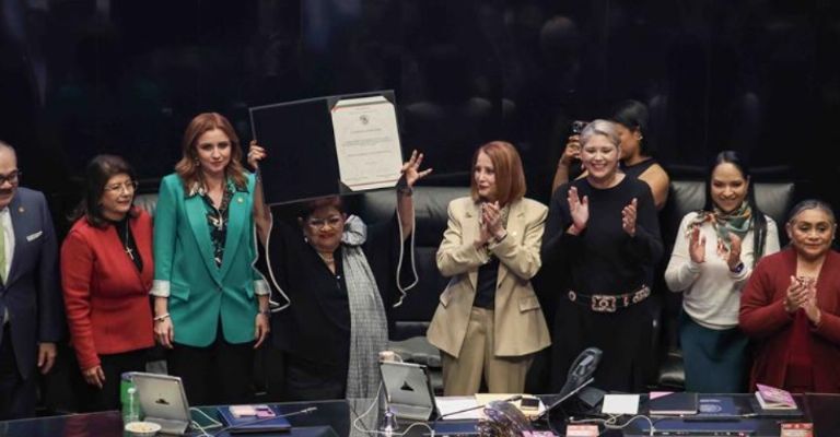 Ernestina Godoy al frente de FGR