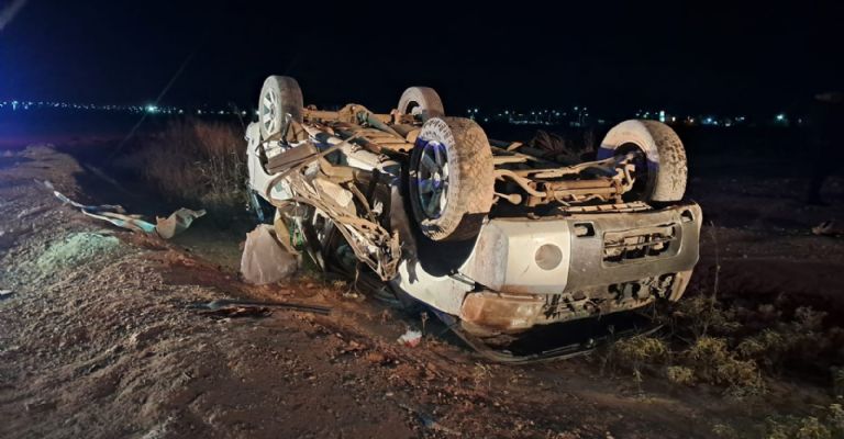 Volcadura en carretera vieja a Cananea deja un muerto y un herido de gravedad