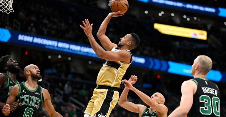 C.J. McCollum fue el mejor jugador de Washington