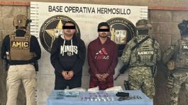 Foto que representa a Capturan a dos sujetos, decomisan droga y aseguran una pistola durante un cateo en Hermosillo