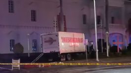 Foto que representa a Ejecutan a trailero en pleno Centro; el cuerpo quedó frente al Ayuntamiento de Culiacán