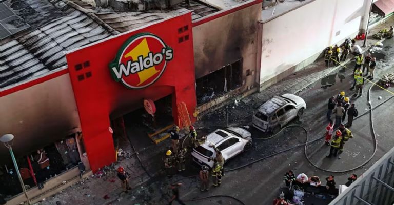 Explosión ocurrida en la tienda Waldo's en Hermosillo
