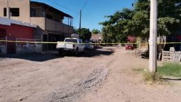 Foto que representa a Estaba pintado una casa: Atacan a balazos a 'El Chuto' en la colonia Cajeme de Ciudad Obregón