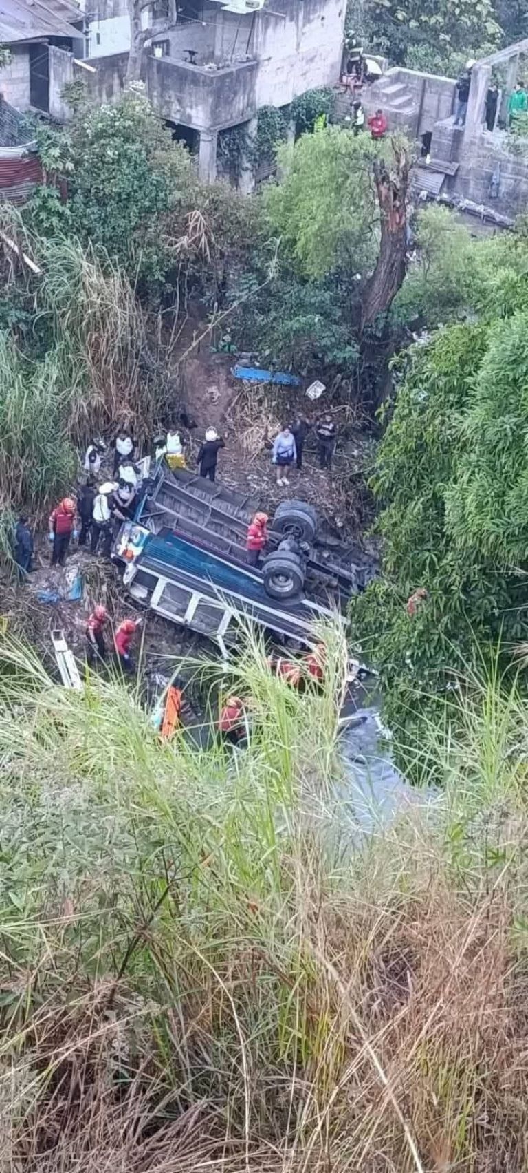 Fatal accidente en Guatemala deja casi 50 muertos