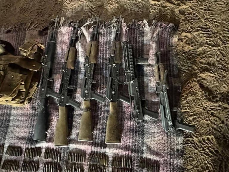 Aseguran armamento en Pitiquito, Sonora. Foto: Facebook