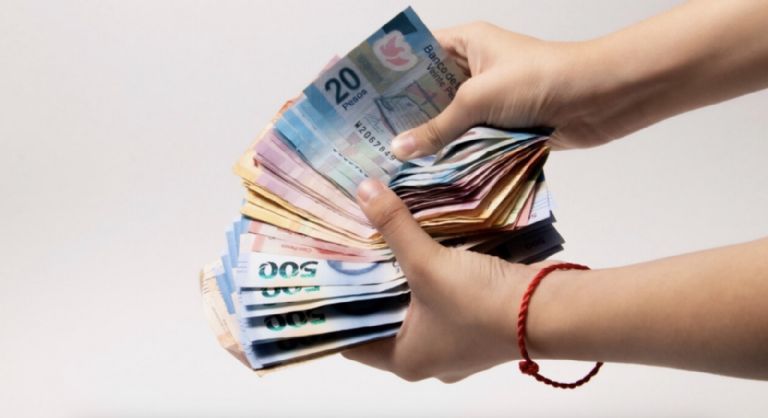 El peso mexicano tuvo una ligera depreciación este jueves 13 de febrero. Foto: Facebook