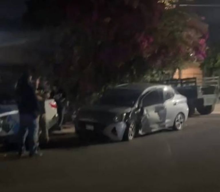 El accidente en la colonia Miravalle de Ciudad Obregón no dejó muertos ni heridos. Foto: Facebook