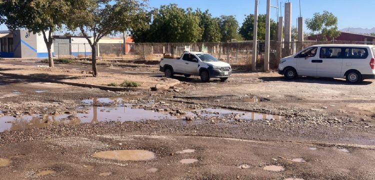 Ciudad Obregón: Vecinos de Las Haciendas exigen solución a problemas de drenajes y pavimento