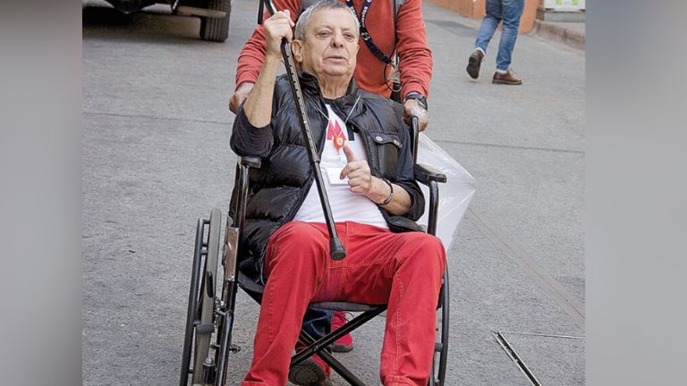 César Bono tiene problemas de movilidad desde hace años