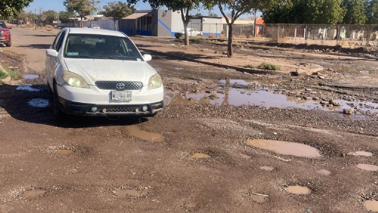 Ciudad Obregón: Vecinos de Las Haciendas exigen solución a problemas de drenajes y pavimento
