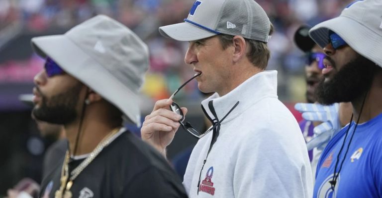 Eli le ganó el duelo de nueva cuenta a su hermano