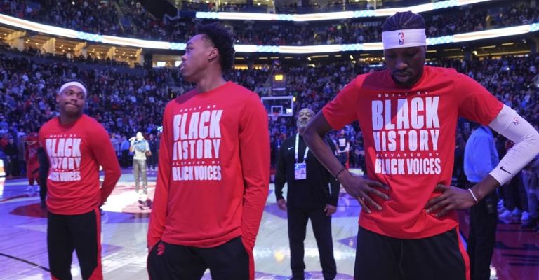 Los jugadores de los Raptors sorprendidos por los abucheos