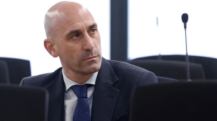 Le sale barato a Rubiales; salva la cárcel y solo pagará una multa por el beso