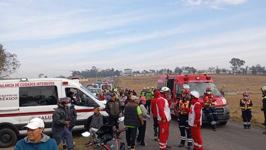 Fuerte accidente en la carretera Toluca-Atlacomulco deja 40 lesionados y caos vial