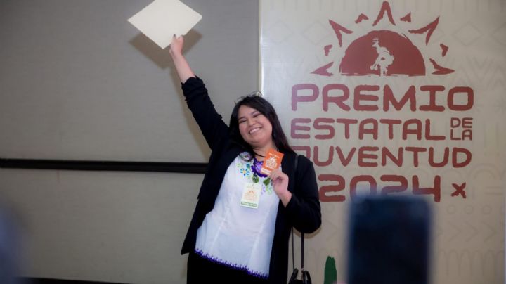 Ana María, la joven yaqui-mayo ganadora del Premio Estatal de la Juventud 2025