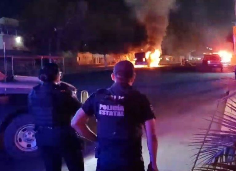 Una alta columna de humo se pudo observar en el lugar