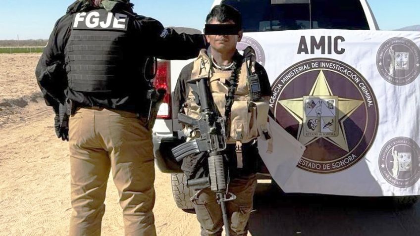 Tras persecución y balacera, cae en Caborca presunto sicario en posesión de armas largas