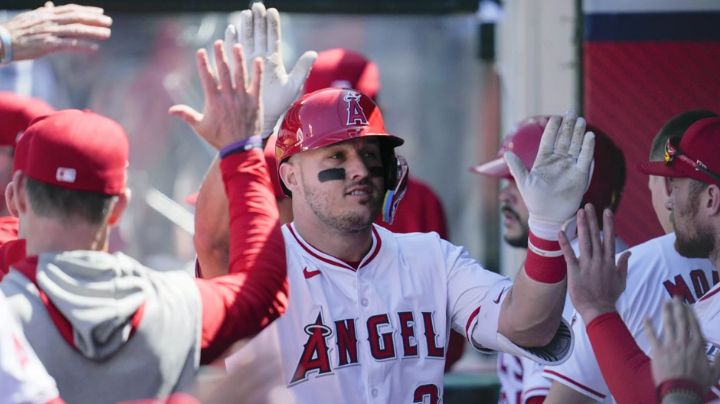 Trout dice sentirse bien tras su debut en el jardín derecho y conectar un jonrón