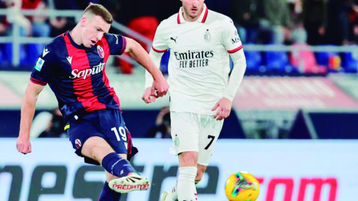 Santiago Giménez responde con pase para gol, pero el AC Milan vuelve a caer en la Serie A