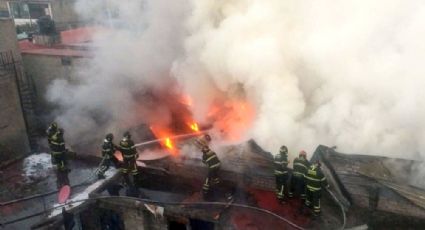 VIDEO: Fuerte incendio consume bodega de llantas en Santa Ana, Tláhuac; no hay heridos