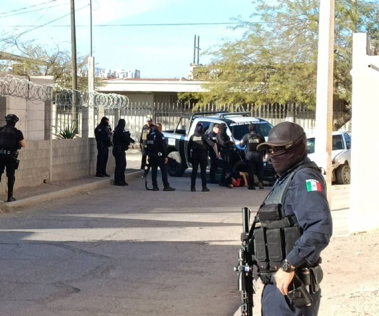 Enfrentamiento en Caborca, Sonora, deja dos detenidos. Foto: Facebook