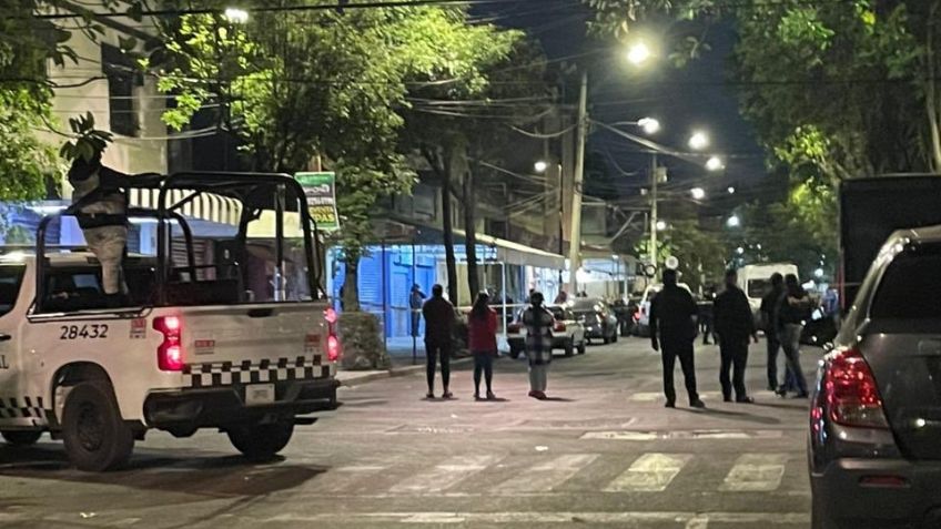 Sicarios ejecutan a dos motociclistas en calles de la alcaldía Cuauhtémoc, en CDMX