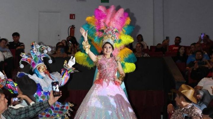 Karla Sereno es coronada como reina del carnaval en Guaymas