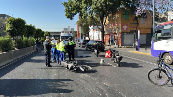 Imágenes fuertes: Motociclista muere aplastado por pipa en calzada de Tlalpan