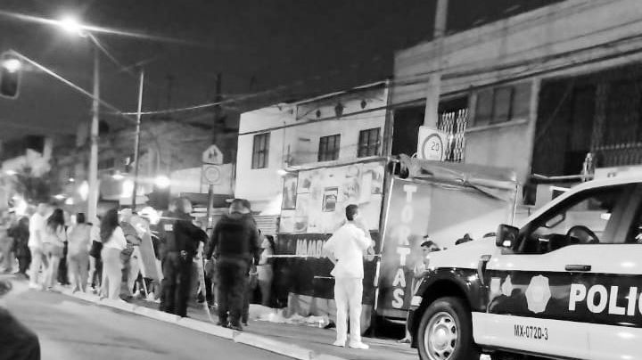 Fatal accidente: Motociclista muere al chocar contra puesto de tortas en Iztapalapa