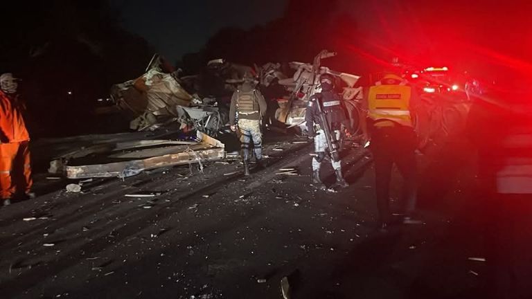 Volcadura en la autopista Peñón-Texcoco