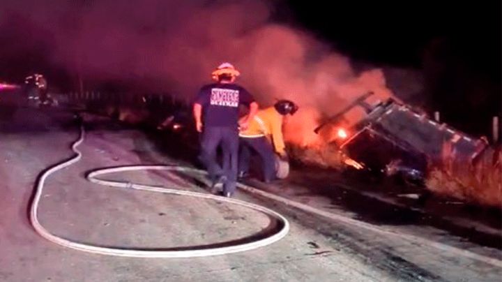Fuerte accidente de tráiler se registra en carretera Hermosillo-Guaymas; hay un fallecido