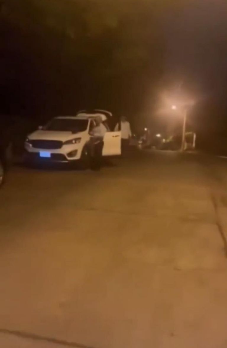 Rezende Moreira grabó un video donde su esposo aparentemente la agrede 