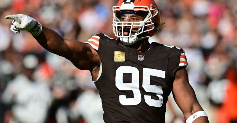 Garrett afirma que se quedó para mejorar, no por dinero