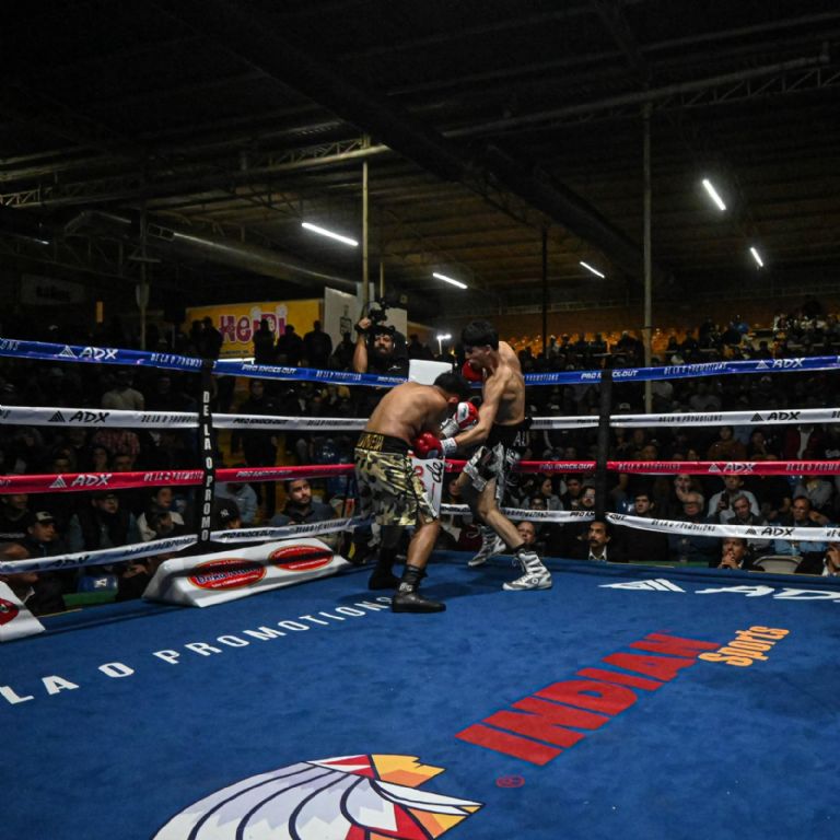 El Elegante noquea en casa