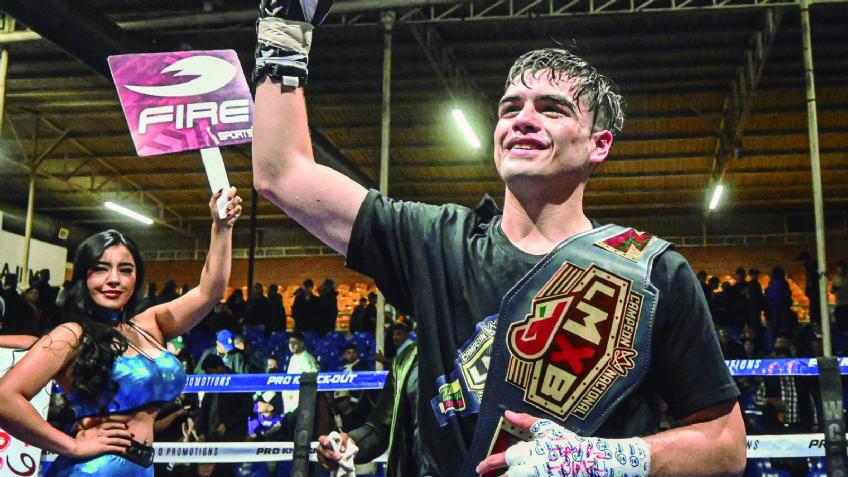 Erick 'Elegante' Hernández mantiene su marca perfecta y termina con el invicto de Jesús Bojórquez