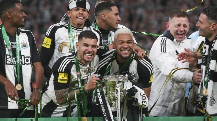 ¡Histórico! El Newcastle, 70 años después levanta un título en Inglaterra