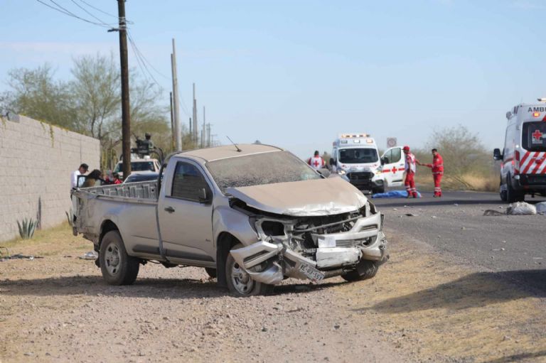 La camioneta involucrada sufrió daños en la parte frontal