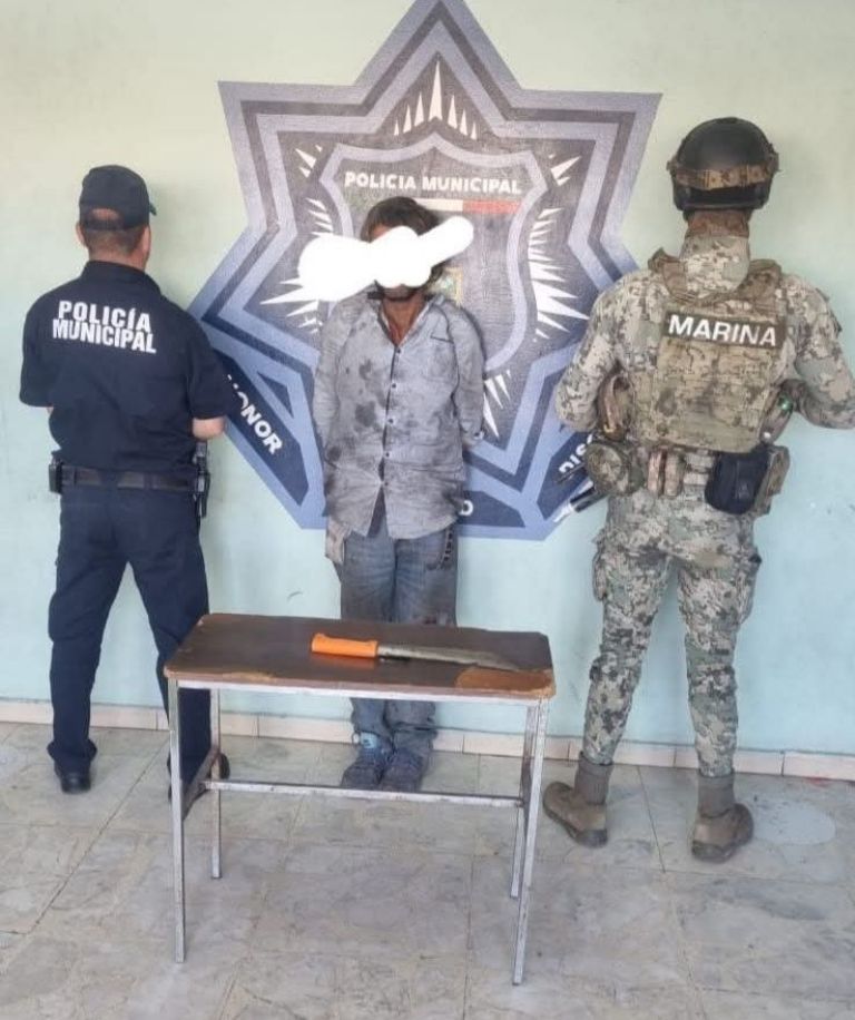 El señalado portaba un machete de unos 50 centímetros