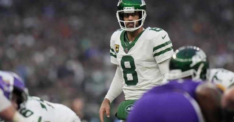 Rodgers sigue sin definir su futuro