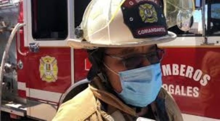 Incendio en empresa de transporte en Nogales deja pérdidas totales en tres vehículos