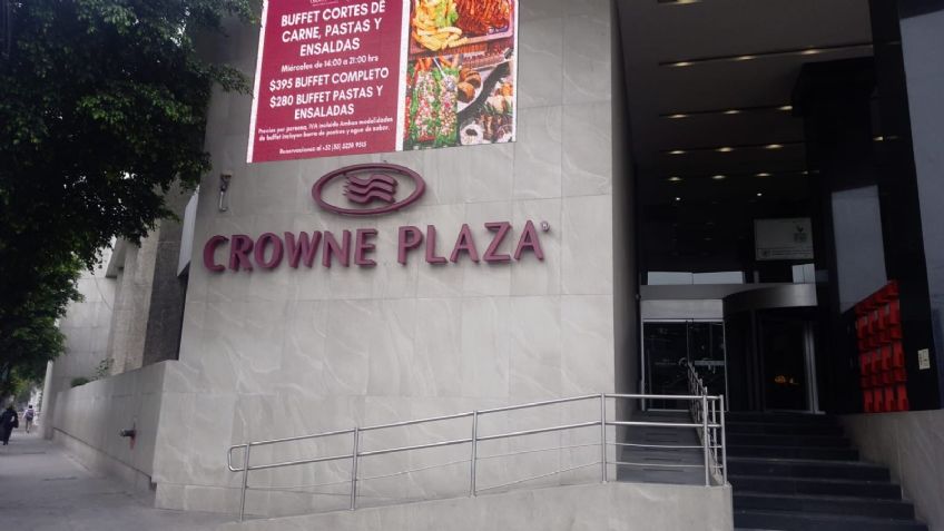 VIDEO: Balacera en hotel de Tlalnepantla deja dos hombres muertos; sicarios escapan