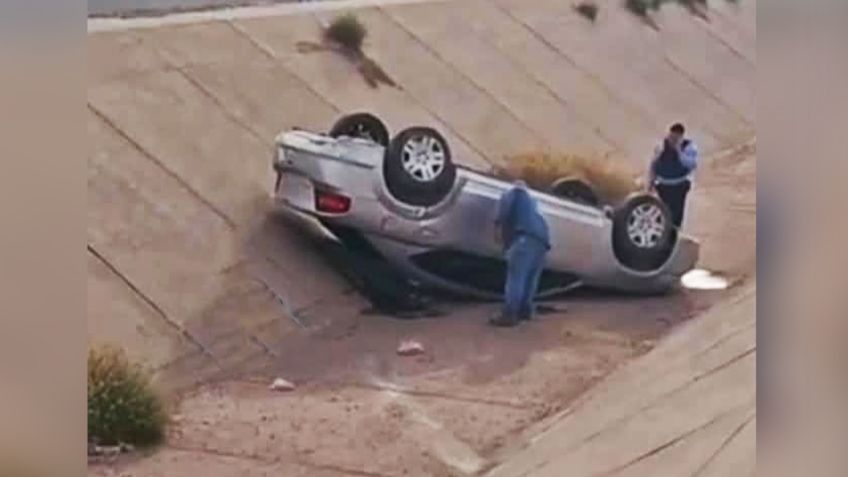 Volcadura al norte de Ciudad Obregón: Mujer es hospitalizada tras caer dentro de canal