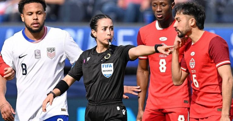 La mexicana Katia Itzel García fue la árbitra central del juego