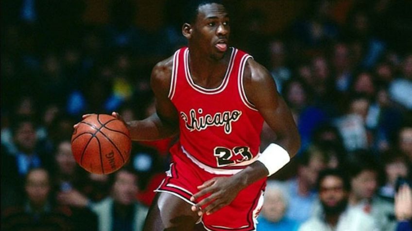 El jersey de la temporada de novato de Jordan con Bulls se vende por 4.2 mdd