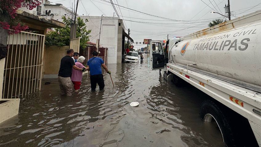 Azotan fuertes lluvias a Reynosa: Evacúa gobierno de Tamaulipas zonas de riesgo (VIDEO)