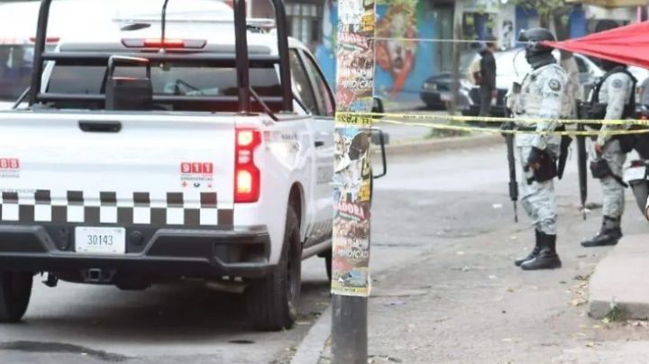 Sicarios ejecutan a dos hombres en Naucalpan; los acribillaron a tiros en las vías del tren