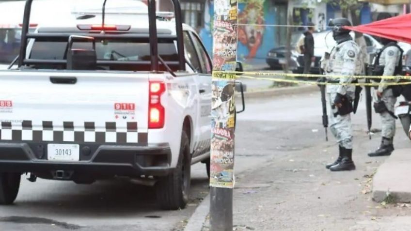 Sicarios ejecutan a dos hombres en Naucalpan; los acribillaron a tiros en las vías del tren