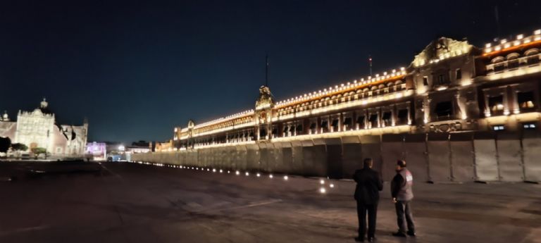 Vallas en Palacio Nacional