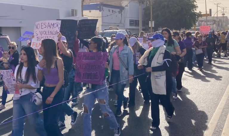 Cientos de mujeres salieron a tomar las calles de Ciudad Obregón este 8M